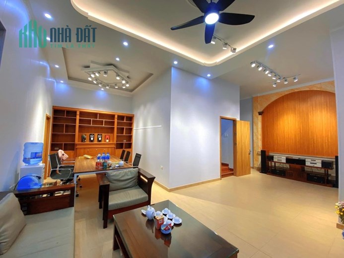 MẶT PHỐ TRƯỜNG CHINH, THANH XUÂN, MẶT TIỀN CỰC RỘNG, KINH DOANH ĐỈNH, 200M2 * MẶT TIỀN 8M NỞ HẬU,