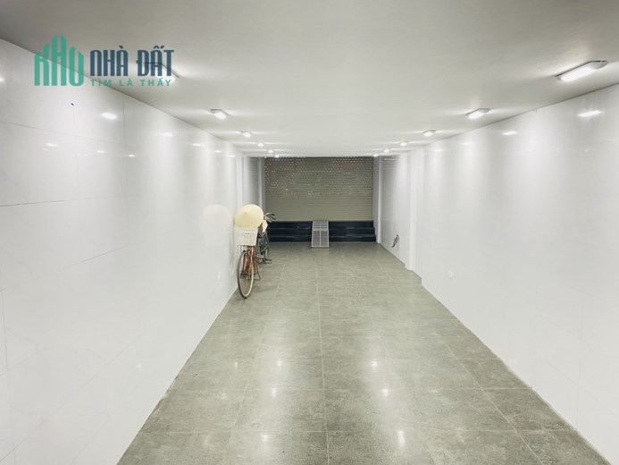 Bán nhà mặt phố Yên Lãng - Đống Đa, 6 tầng thang máy, vỉa hè rộng, kinh doanh cực tốt.
