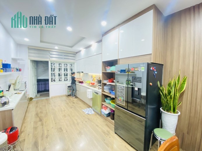 Bán nhà mặt phố Yên Lãng - Đống Đa, 6 tầng thang máy, vỉa hè rộng, kinh doanh cực tốt.