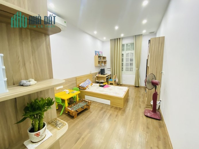 Bán nhà mặt phố Yên Lãng - Đống Đa, 6 tầng thang máy, vỉa hè rộng, kinh doanh cực tốt.