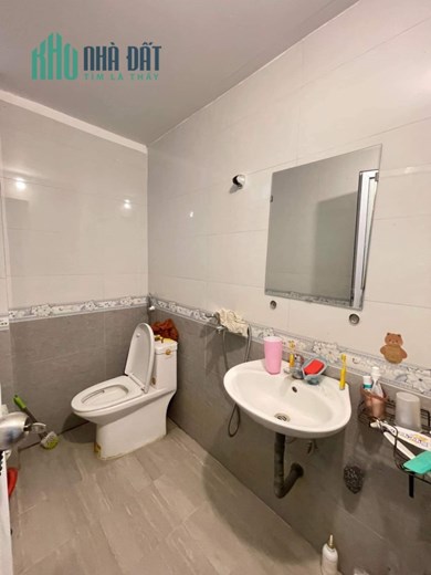 Bán nhà Cầu Giấy 31m2 - 3 tầng xây kiên cố. Giá 3,x tỷ