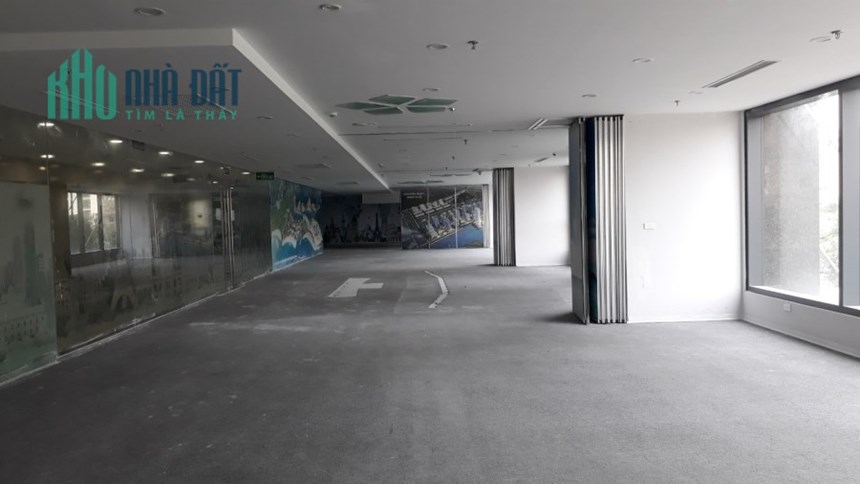 Cho thuê văn phòng Petrowaco, mặt phố Láng Hạ, quận Đống Đa, Dt 100m2 đến 1000m2