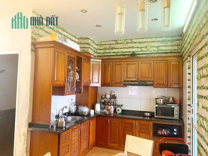 Chung cư đường Nguyễn Ngọc Vũ, tầng trung, view đẹp, 3PN, 3.4 tỷ