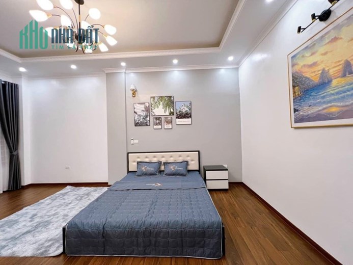 Bán nhà phố Thái Thịnh, Đống Đa, ô tô KD 70m, 4 tầng, mt 4.5m. Giá: 17 tỷ