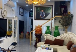 Chỉ 7.8 tỷ, bán gấp nhà 2 MTNB Hồng Lạc, P.11, Q.Tân Bình