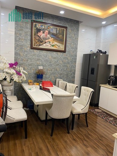 Chỉ 7.8 tỷ, bán gấp nhà 2 MTNB Hồng Lạc, P.11, Q.Tân Bình