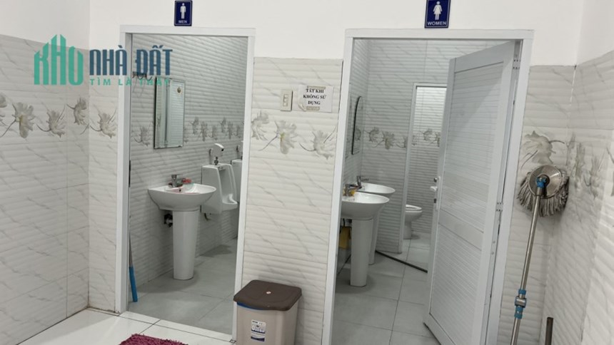 Chính chủ cần bán nhà 3 tầng mặt đường ql50 tiền giang giá rẻ