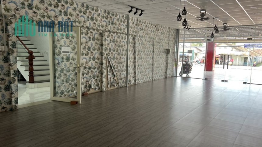 Chính chủ cần bán nhà 3 tầng mặt đường ql50 tiền giang giá rẻ