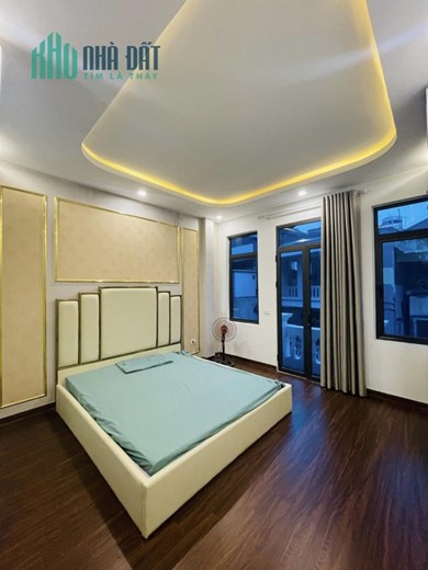 Bán Nhà Ngã Tư Sở, Quận Thanh Xuân, Ngõ rộng thênh thang, lô góc. 30m x4 tầng mt4m