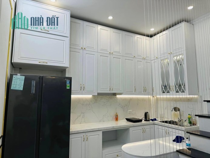 Bán Nhà Ngã Tư Sở, Quận Thanh Xuân, Ngõ rộng thênh thang, lô góc. 30m x4 tầng mt4m