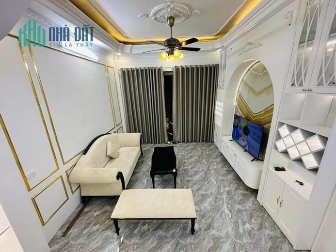 Bán Nhà Ngã Tư Sở, Quận Thanh Xuân, Ngõ rộng thênh thang, lô góc. 30m x4 tầng mt4m
