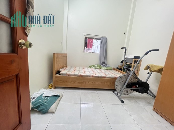 BÁN NHÀ CÁT LINH, ĐỐNG ĐA 40M2 X 4 TẦNG, TIỆN ÍCH NGẬP TRÀN, NGÕ NÔNG, 5 TỶ, LH 0966037496