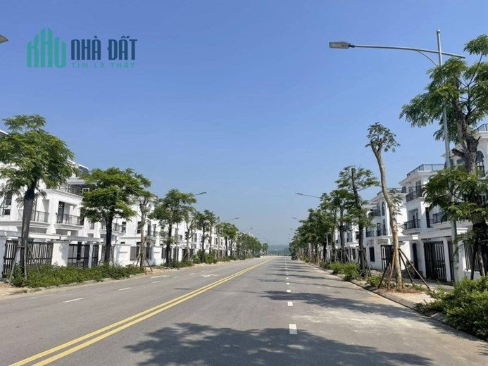 EM CẦN NHƯỢNG LẠI SUẤT NGOẠI GIAO CĂN NV DT 123M2, GIÁ RẺ NHẤT BẢNG HÀNG 5,6 TỶ