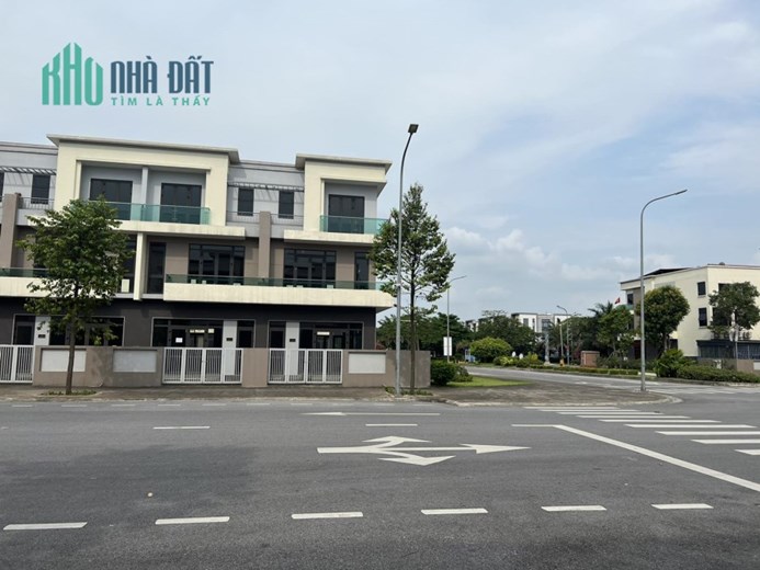 Chính chủ gửi bán căn áp góc phố đi bộ 120m2 Centa City Vsip giá chỉ 6.x tỷ