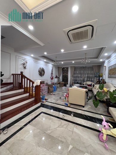 Bán nhà bt phố Dương Đình Nghệ dt 75 m2 x 4 t mặt tiền 6 m đường 3 ô tô giá 25,5 tỷ