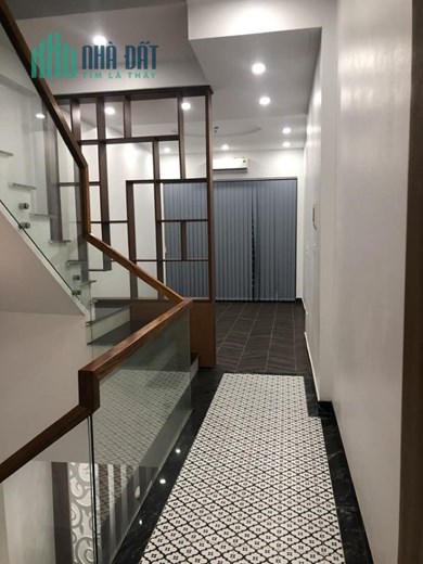 Bán nhà đường Ngọc Thụy, Long Biên 46m2x5T gara ô tô, phân lô, ô tô tránh 6,5 tỷ