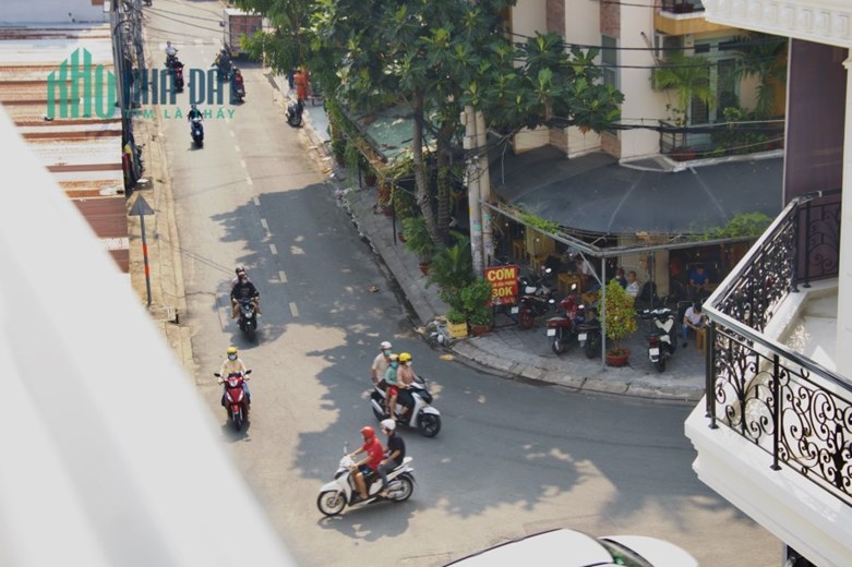 Bán nhà MT trung tâm quận Tân Phú, 1 trệt 3 lầu, đang cho thuê giá 60tr/tháng LH 0395457564