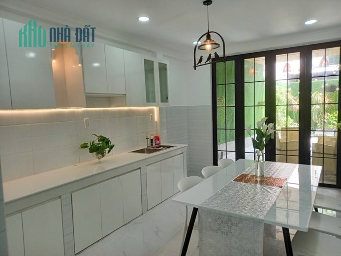 Cho thuê nhà mới nguyên căn mặt tiền QL50 Bình Hưng, Giá 15 Triệu