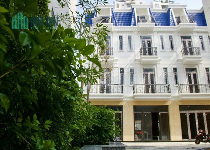Hot! Bán nhà SHR 1 trệt 3 lầu mặt tiền đường 18m trung tâm Q.Tân Phú