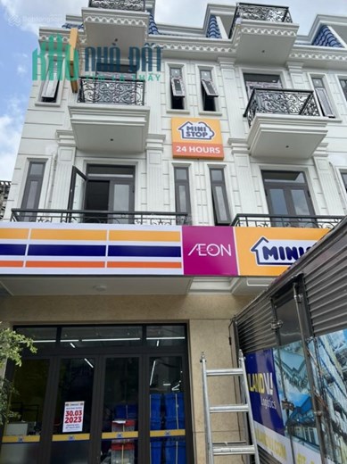 Hot! Bán nhà SHR 1 trệt 3 lầu mặt tiền đường 18m trung tâm Q.Tân Phú