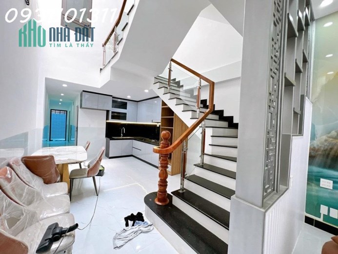 Bán nhà 2 lầu cao cấp đường Nguyễn Văn Cừ ( hẻm Dược Hậu Giang ) . Sổ hồng . Giá 6.85 tỷ