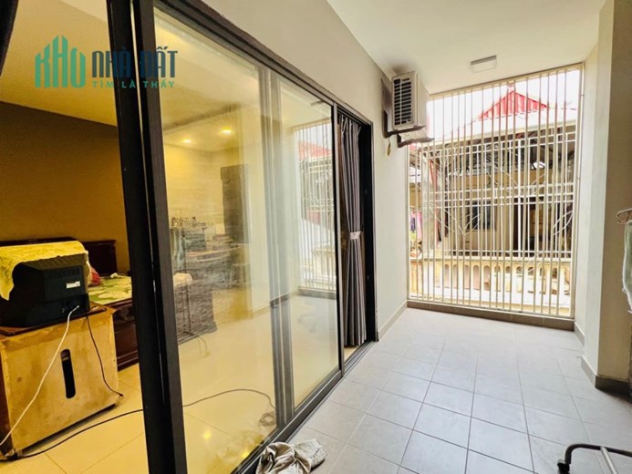 Nhà Dân Xây Chắc Chắn - Ngõ Nông Thoáng Cách Mặt Phố 50m