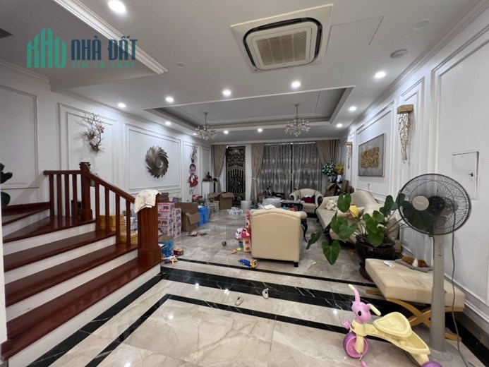 Bán nhà chính chủ BT A10 Nguyễn Chánh 75m², MT 6 m xây 4 tầng đẹp đường 8m giá 25 tỷ.
