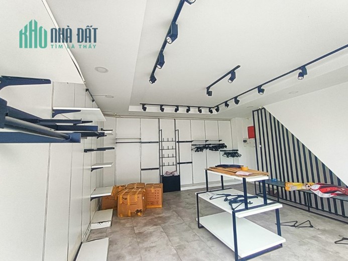 Cho thuê nhà mặt tiền Lý Chính Thắng Q3, ngang 6m 1 trệt,2 lầu full nt shop