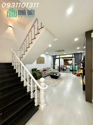 Bán nhà 2 lầu lộ ô tô hẻm 54 Hùng Vương , phường Thới Bình . Nhà dọn vào ở ngay