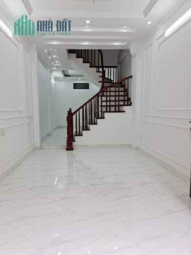 Bán nhà ngõ 216 Đê La Thành, ngõ rộng nông, gần phố, 6 phòng ngủ, 36m2, 5t, mt 3,4m