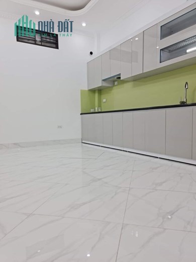 Bán nhà ngõ 216 Đê La Thành, ngõ rộng nông, gần phố, 6 phòng ngủ, 36m2, 5t, mt 3,4m