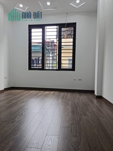 Bán nhà ngõ 216 Đê La Thành, ngõ rộng nông, gần phố, 6 phòng ngủ, 36m2, 5t, mt 3,4m