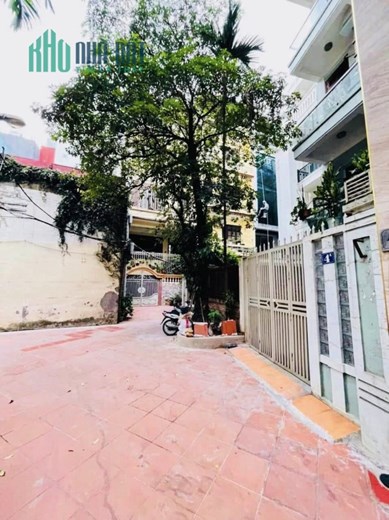 Bán nhà ngõ 308 Tây Sơn, phường Ngã Tư Sở, quận Đống Đa, Hà Nội. Ô tô đỗ cửa, căn góc 2 mặt đường.