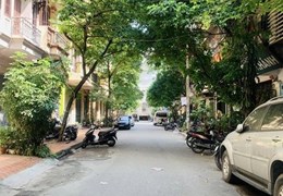 Bán nhà riêng khu phân lô Đầm Trấu, Hai Bà Trưng, Hà Nội. Diện tích 54m2 x 4.5 tầng, mặt tiền 3.6m.