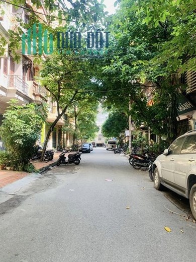 Bán nhà riêng khu phân lô Đầm Trấu, Hai Bà Trưng, Hà Nội. Diện tích 54m2 x 4.5 tầng, mặt tiền 3.6m.