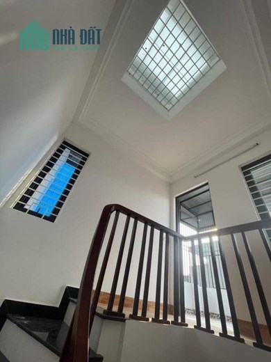 Bán nhà Nguyễn Sơn ô tô tránh 30m, nhà dân xây 5 tầng 3.x tỷ chủ thiện chí thương lượng, khu vực