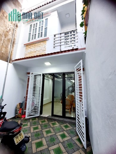Bán nhà ngõ 19 Chùa Hàng, diện tích 66m 3 tầng độc lập GIÁ 2.6 tỉ