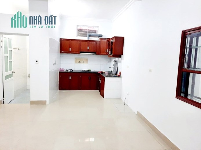 Bán nhà ngõ 19 Chùa Hàng, diện tích 66m 3 tầng độc lập GIÁ 2.6 tỉ