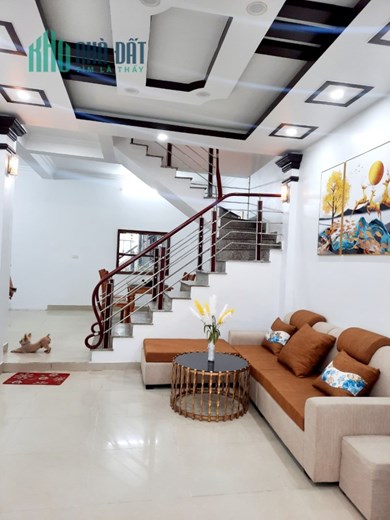 Bán nhà ngõ 19 Chùa Hàng, diện tích 66m 3 tầng độc lập GIÁ 2.6 tỉ
