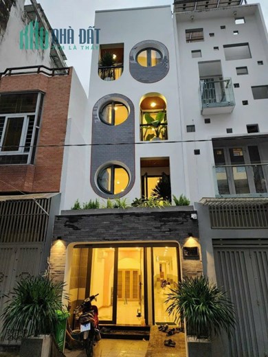 Giảm sâu từ 23 tỷ xuống 16 tỷ, căn hộ dịch cụ Trần Văn Đang, Q3, diện tích 330m2 gồm 14 phòng đang