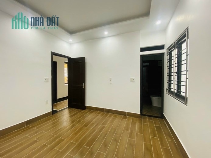 Bán nhà xây mới tinh mặt ngõ Chợ Hàng Cũ, 59m 4 tầng sân cổng riêng, GIÁ 3.95 tỉ