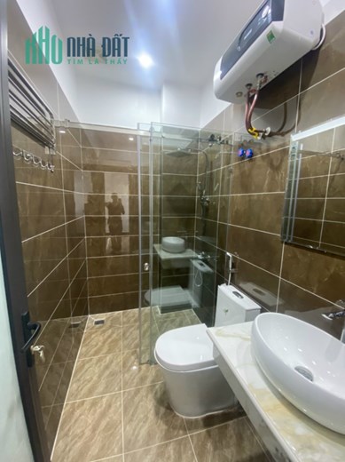 Bán nhà xây mới tinh mặt ngõ Chợ Hàng Cũ, 59m 4 tầng sân cổng riêng, GIÁ 3.95 tỉ