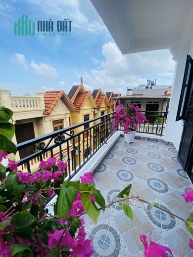Bán nhà xây mới tinh mặt ngõ Chợ Hàng Cũ, 59m 4 tầng sân cổng riêng, GIÁ 3.95 tỉ