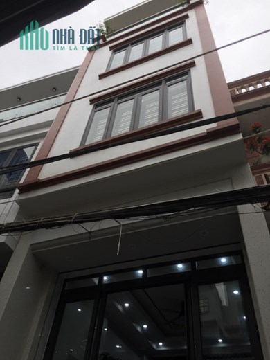 Bán nhà mặt ngõ thông Văn Cao, 41m 4 tầng, ô.tô đỗ cửa GIÁ 4 tỉ