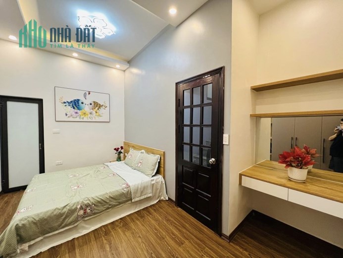 CHƯA TỚI 4 TỶ SỞ HỮU NGÔI NHÀ 5 TẦNG 4 PHÒNG NGỦ ÔTÔ ĐẬU CỔNG - THIẾT KẾ HIỆN ĐẠI SANG TRỌNG CHỦ