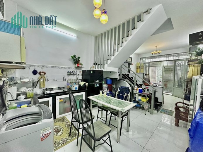 Bán Nhà Lũy Bán Bích,  Gần Thoại Ngoạc Hầu Tân Phú, Nhà Đẹp Kiên Cố, An Ninh, 48m2 x 2 tầng, 3PN,