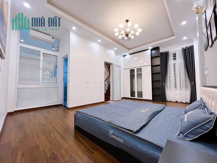 Bán nhà phố Thái Thịnh, Đống Đa, ô tô KD 70m, 4 tầng, mt 4.5m. Giá: 17 tỷ