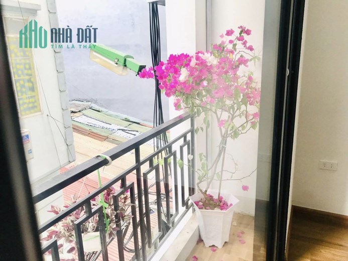 Nhà đẹp ở ngay Phố Tây Sơn, Đống Đa, 40m, 5 tầng, FULL NỘI THẤT, gần phố gần ô tô nhỉnh 5 tỷ lh