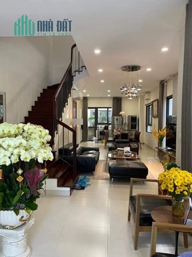 Biệt thự Cổ Nhuế 136.9m2, vỉa hè ô tô tránh 4 tầng MT 8.2m giá 12.5tỷ
