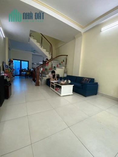 Bán ngôi nhà 55m2 phố Nghi Tàm, Tây Hồ Ô tô đỗ cửa 5 phòng Ô tô phi 10m 6.6 Tỷ